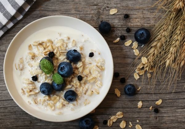 Make Mornings Easy With These 25 Delicious Overnight Oats Recipes