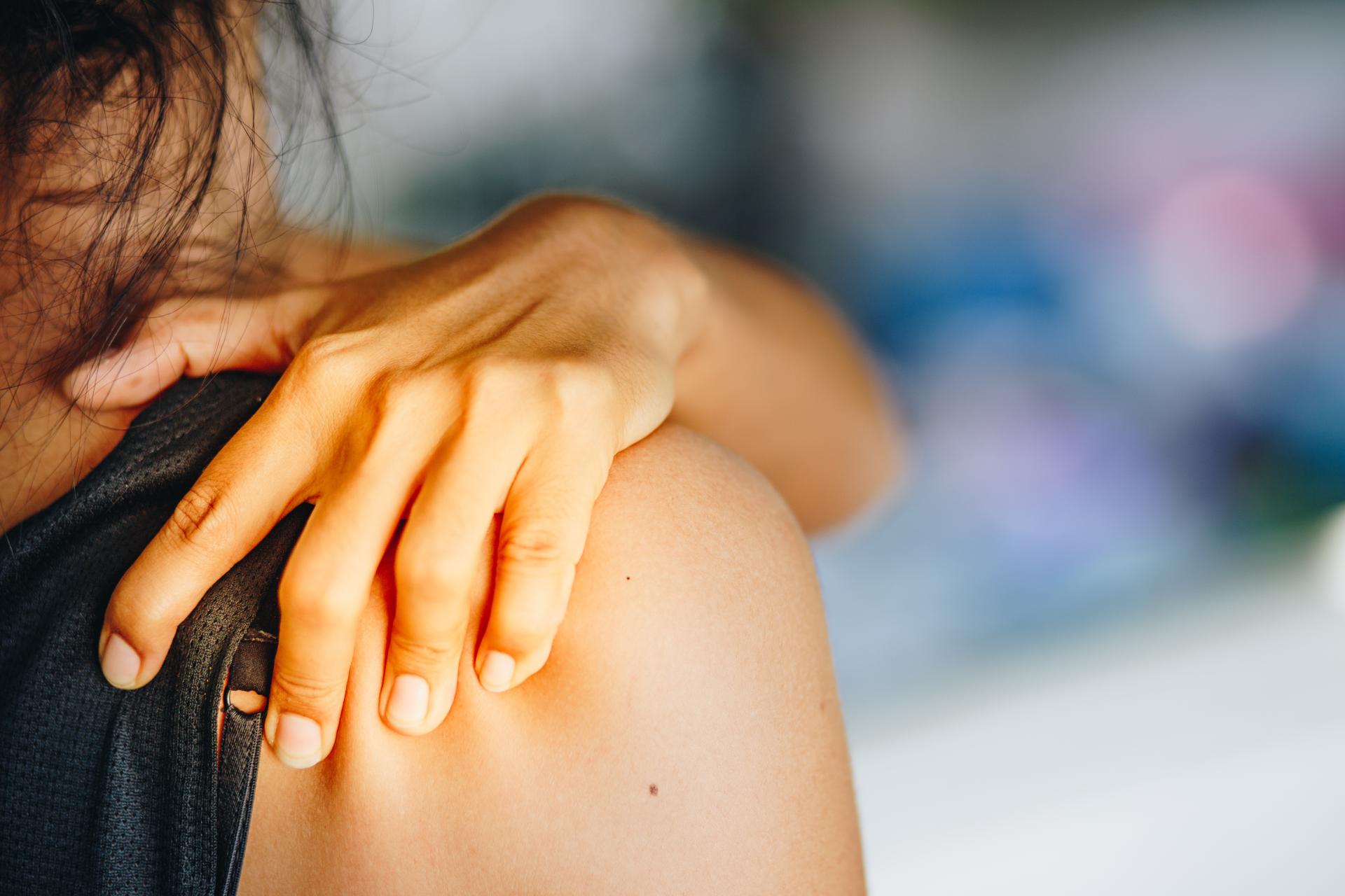 Frozen Shoulder Exercises and Natural Treatment